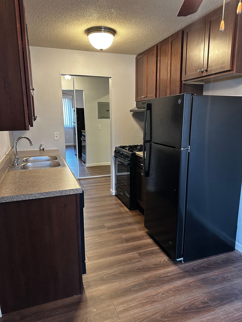 Excelsior Apartment: 832 3rd Ave S