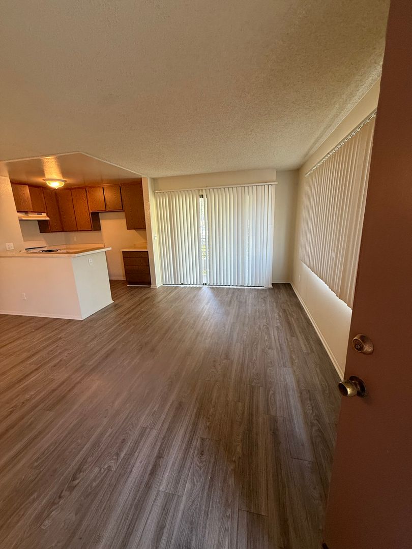 GLENDALE Apartment: 1930 VASSAR STREET