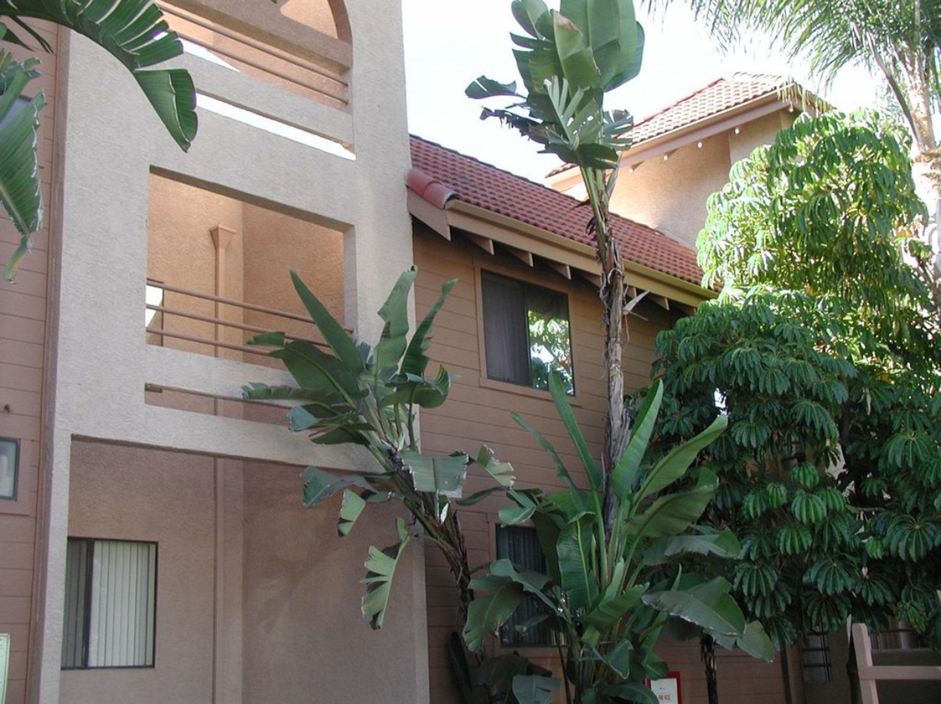 GLENDALE Apartment: 1930 VASSAR STREET