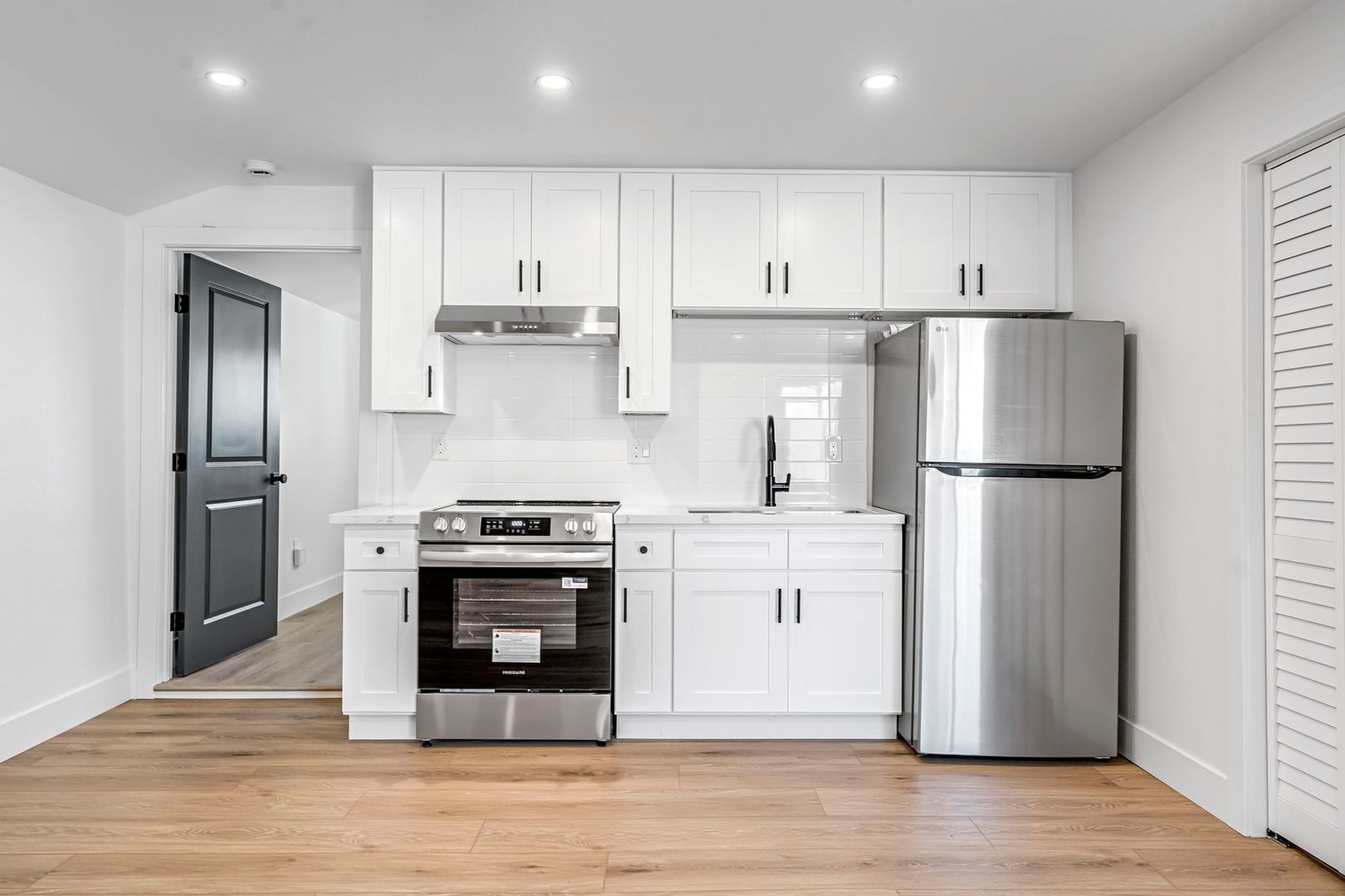 Clovis House: 406 Sierra Ave B