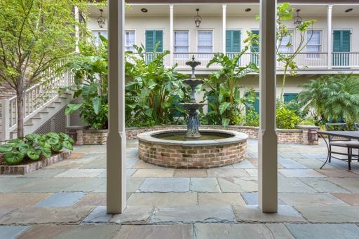Stunning French Quarter Apt. – photo 1