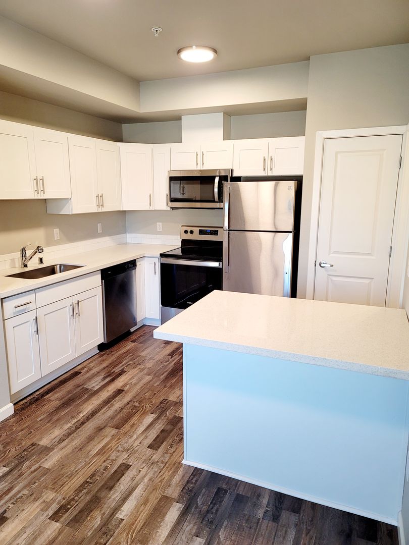 Tacoma Apartment: 4329 South Cedar Street