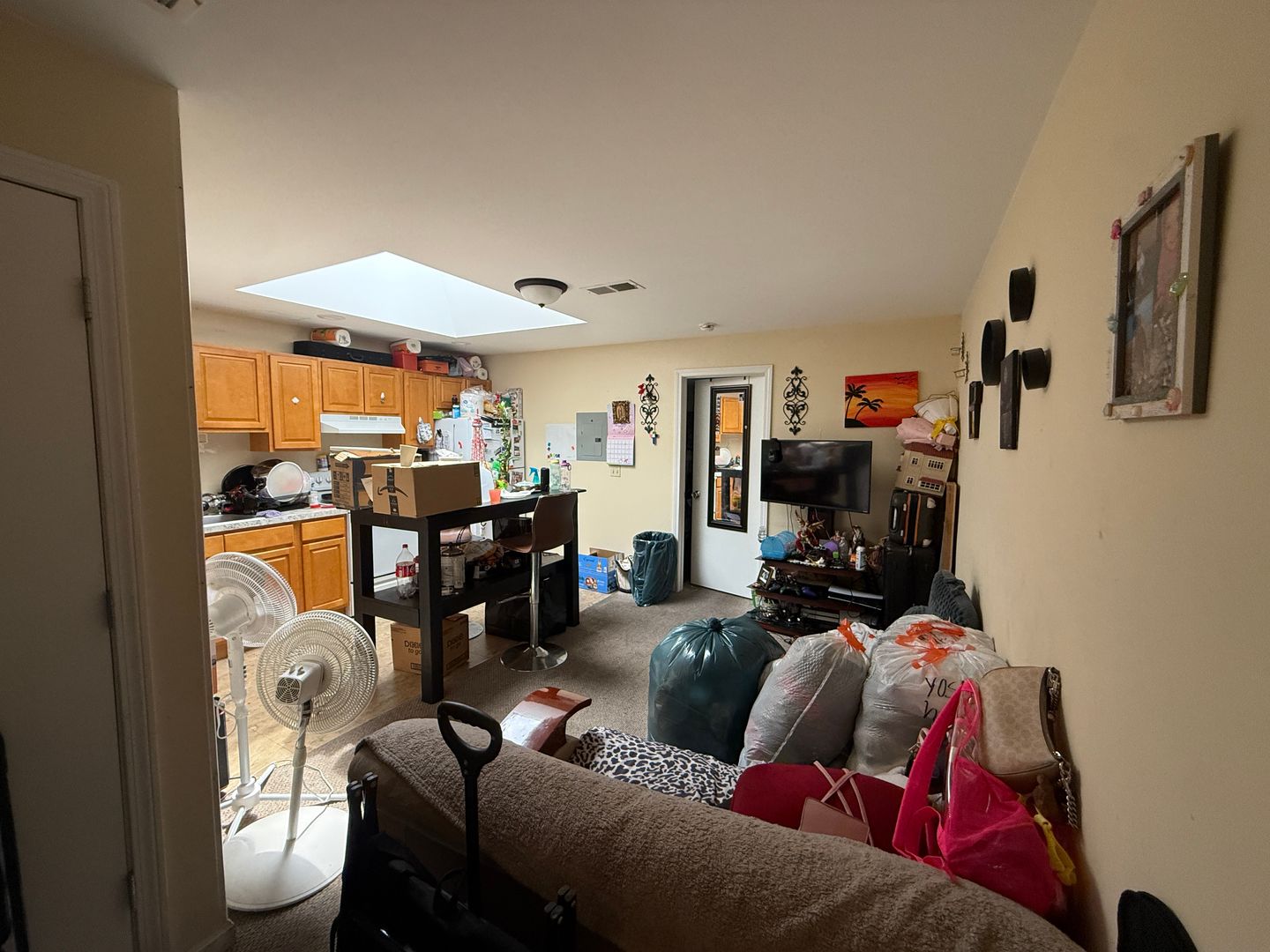 Hartford Apartment: 191 Franklin Avenue