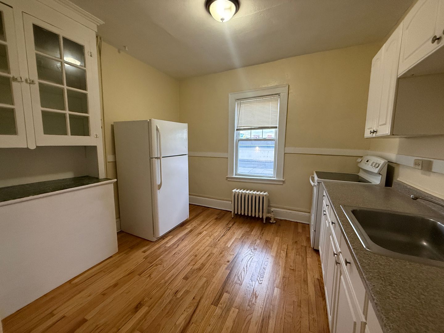 Hartford Apartment: 851-853 Wethersfield Avenue