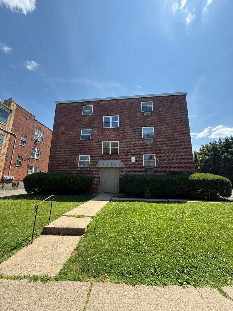 Hartford Apartment: 105 Preston Street
