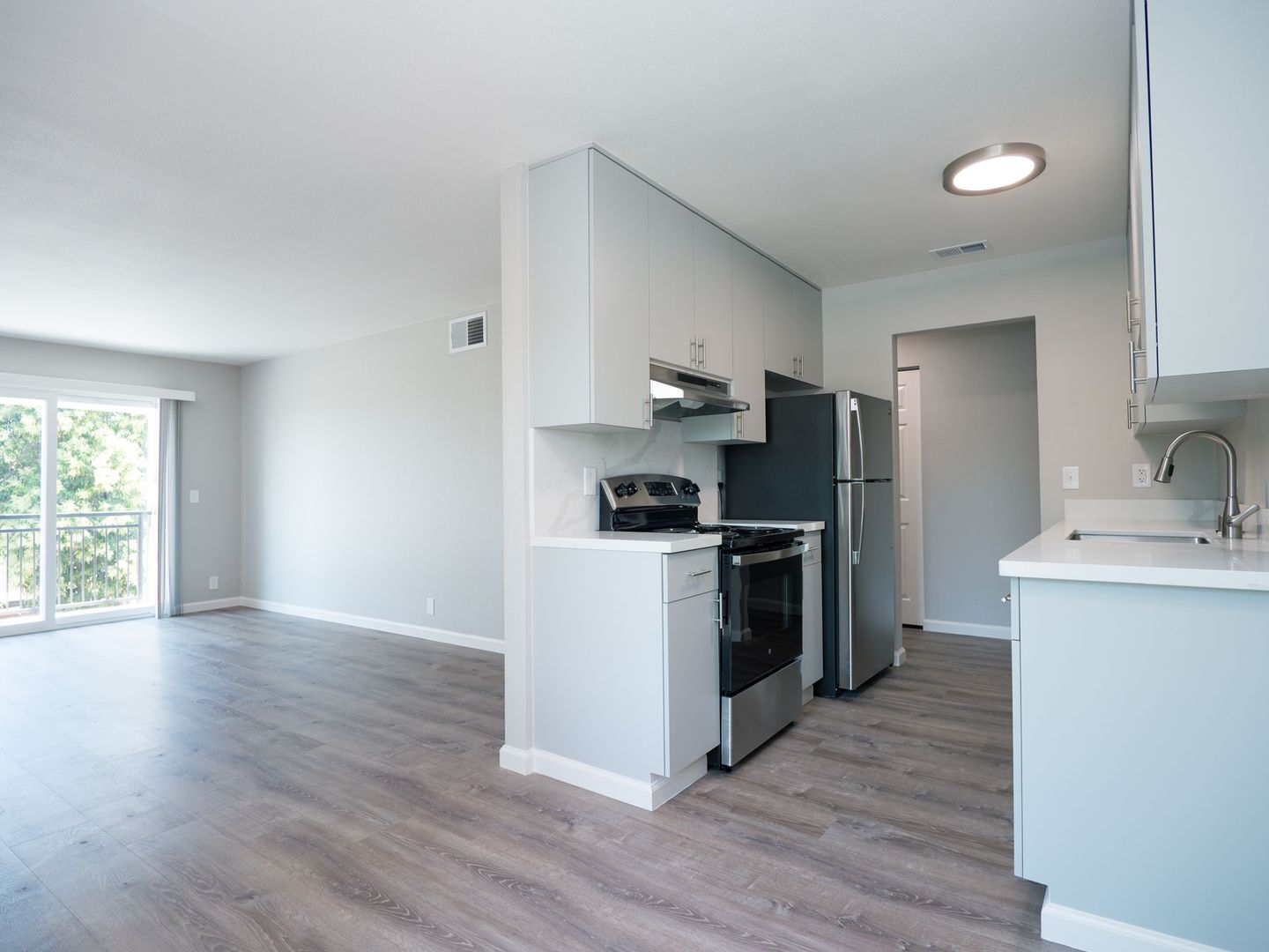 Hayward Apartment: 29033 Dixon St