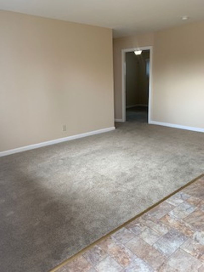 Hayward Apartment: 382 Harris Rd