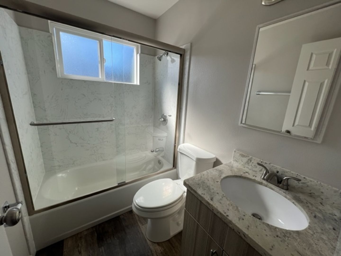 Hayward Apartment: 382 Harris Rd