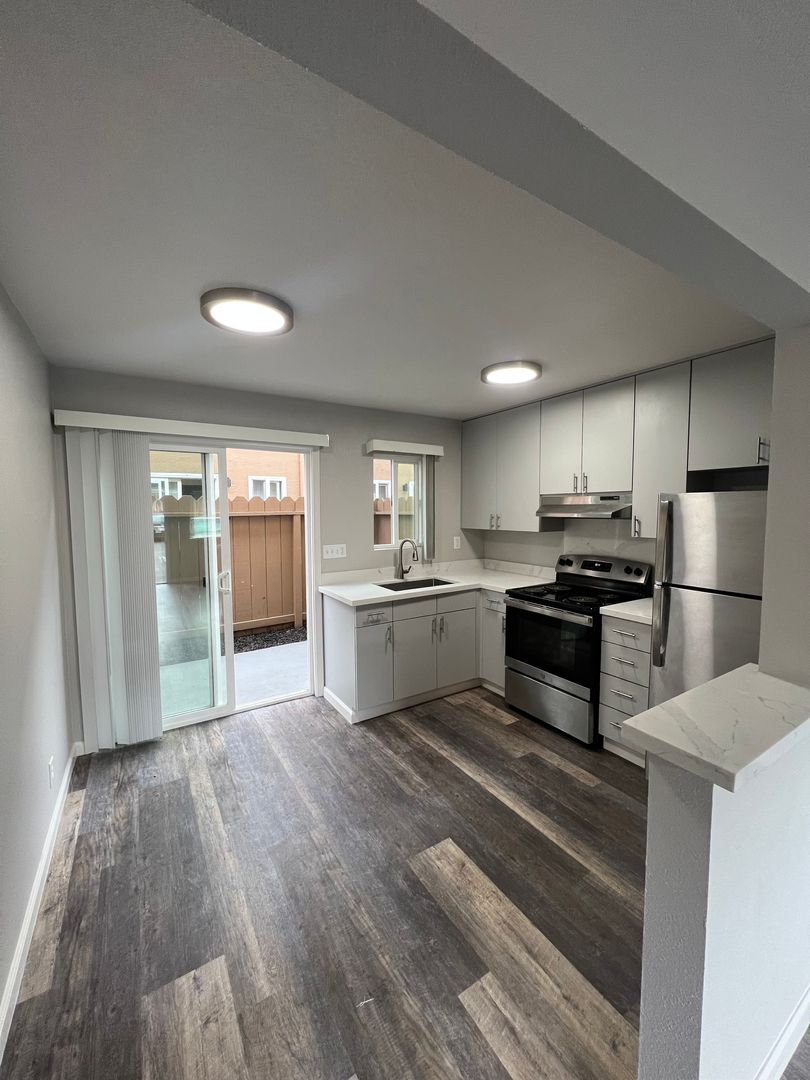 Hayward Apartment: 27808 Manon Ave