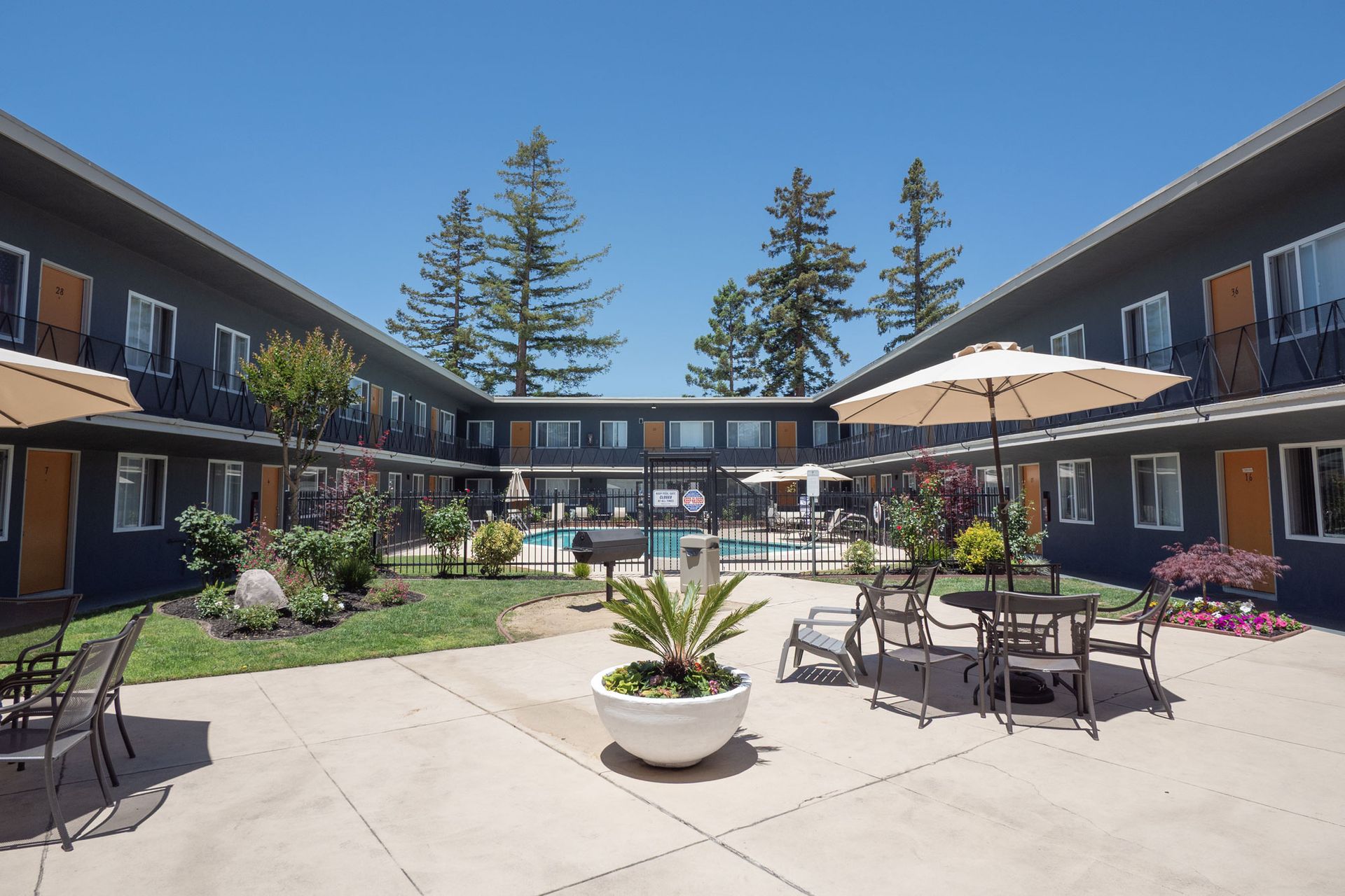 Hayward Apartment: 382 Harris Rd