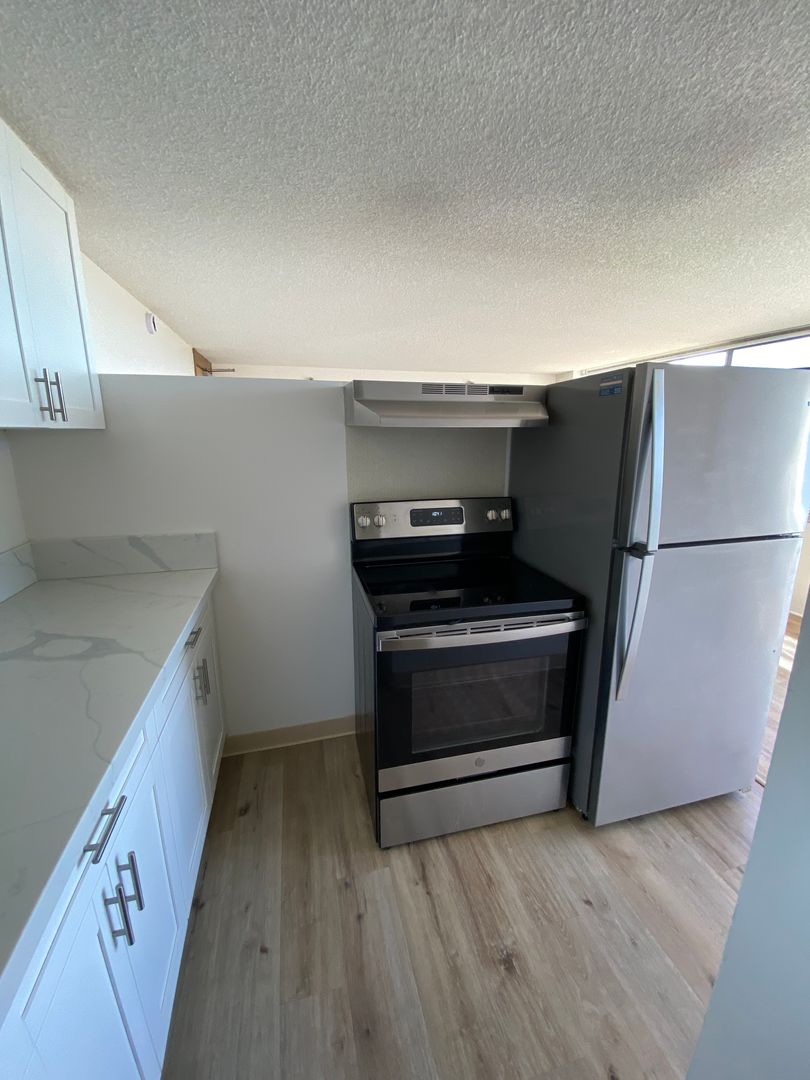 Pearl City Condo: 1060 Kamehameha Hwy #902-A