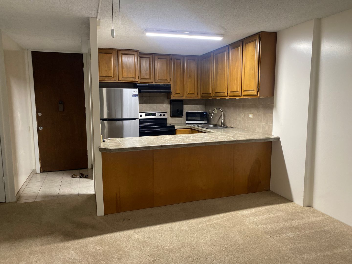 Honolulu Condo: 909 Ala Lilikoi Street, #303