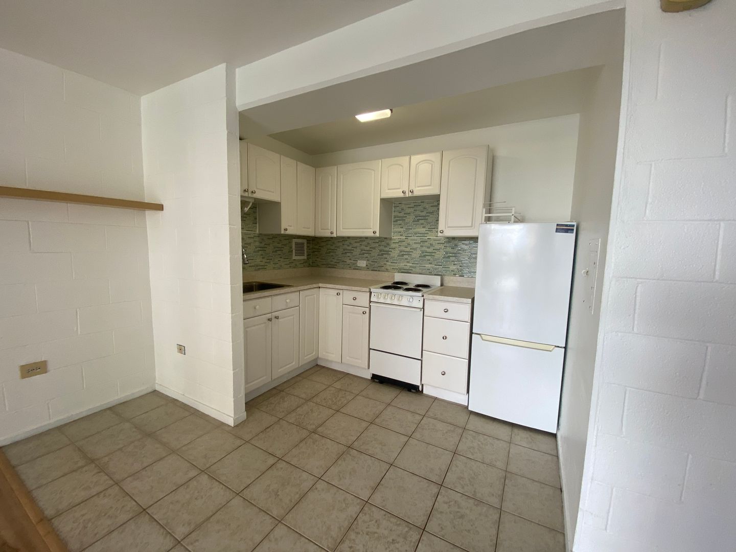Honolulu Condo: 1415 Victoria Street, Apt 114