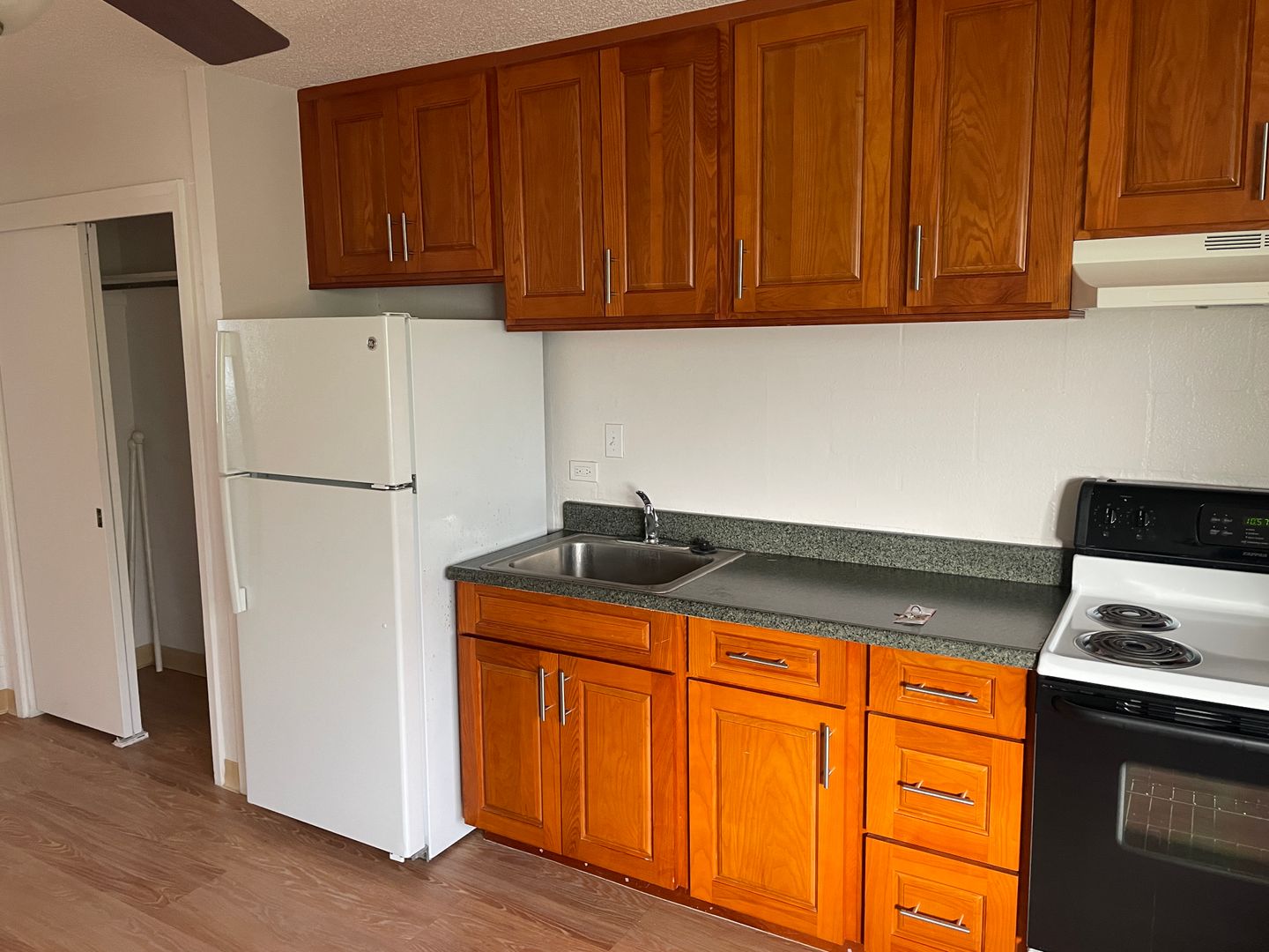 Honolulu Apartment: 1312 Alapai Street