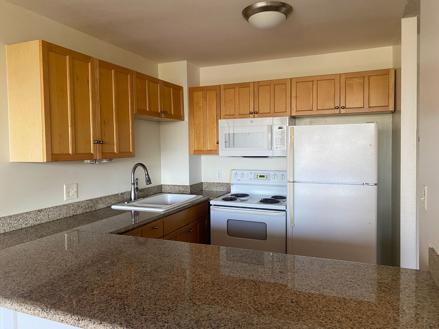 Honolulu Condo: 55 S. Kukui Street #D904