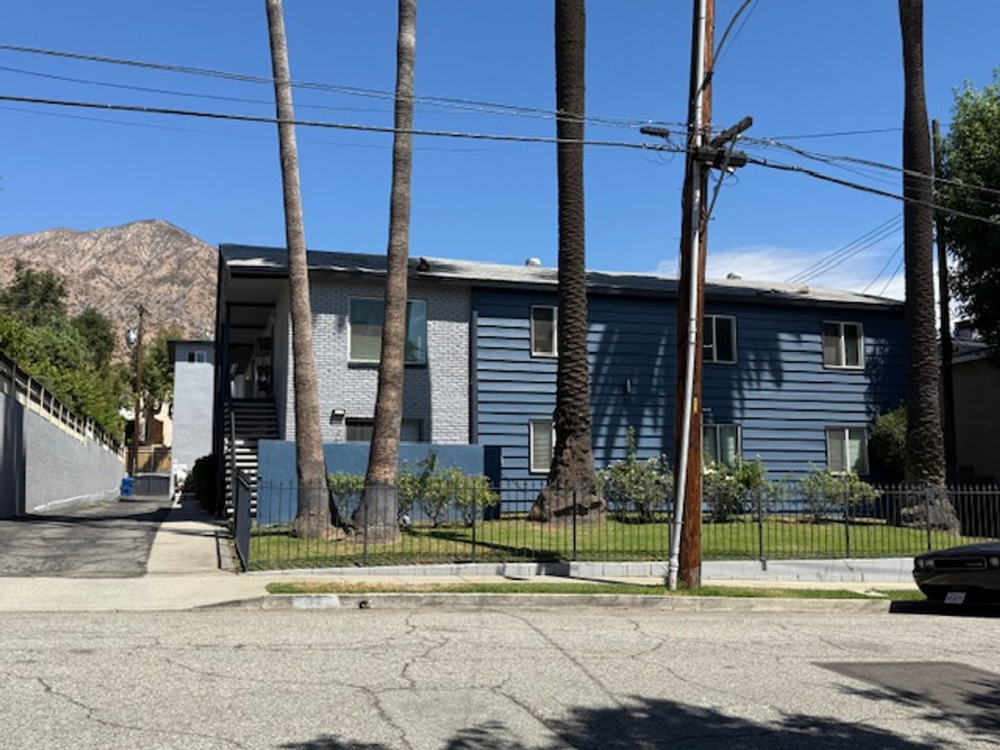 Sierra Madre Apartment: 53 Suffolk Ave.