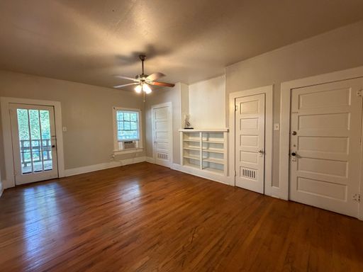 2 Bed 1 Bath Rental at 919.5 N Austin St, Denton, TX – photo 1