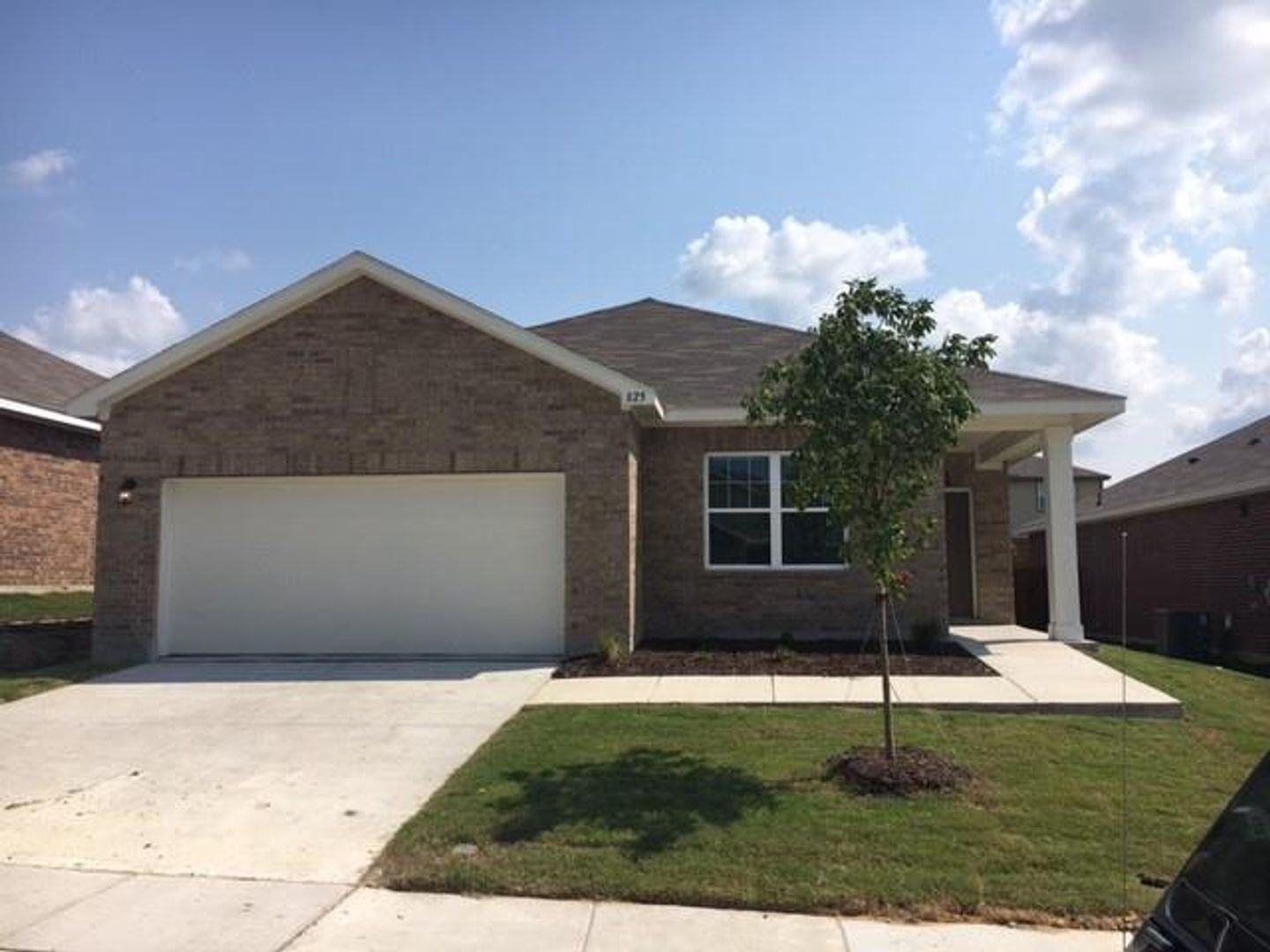 Anna House: 825 Cedar Elm Dr