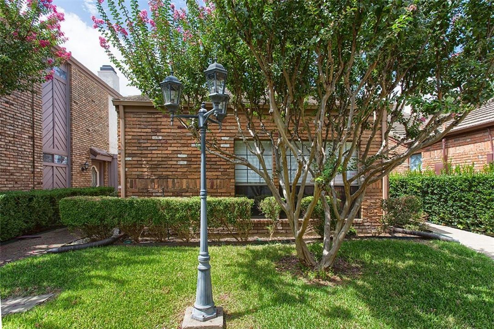 Addison House: 17106 Knots Landing