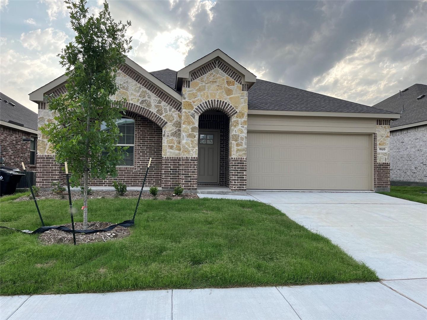 Little Elm House: 1520 Van Gogh Dr