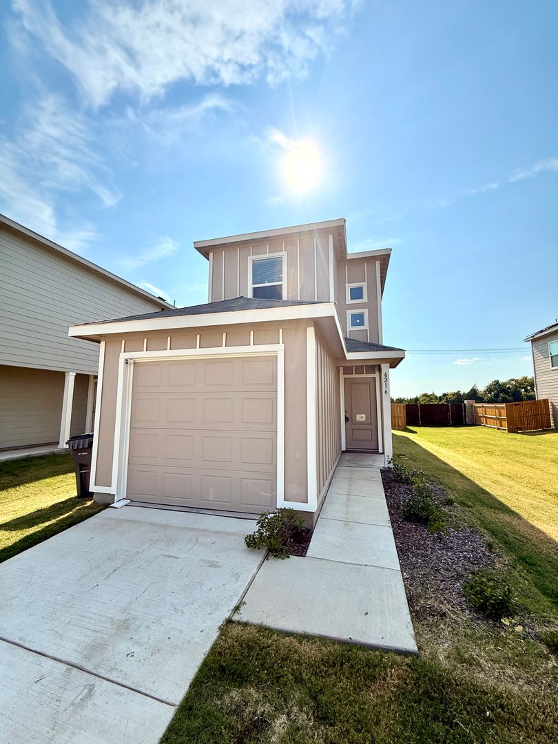 Princeton House: 6216 Sanderling St
