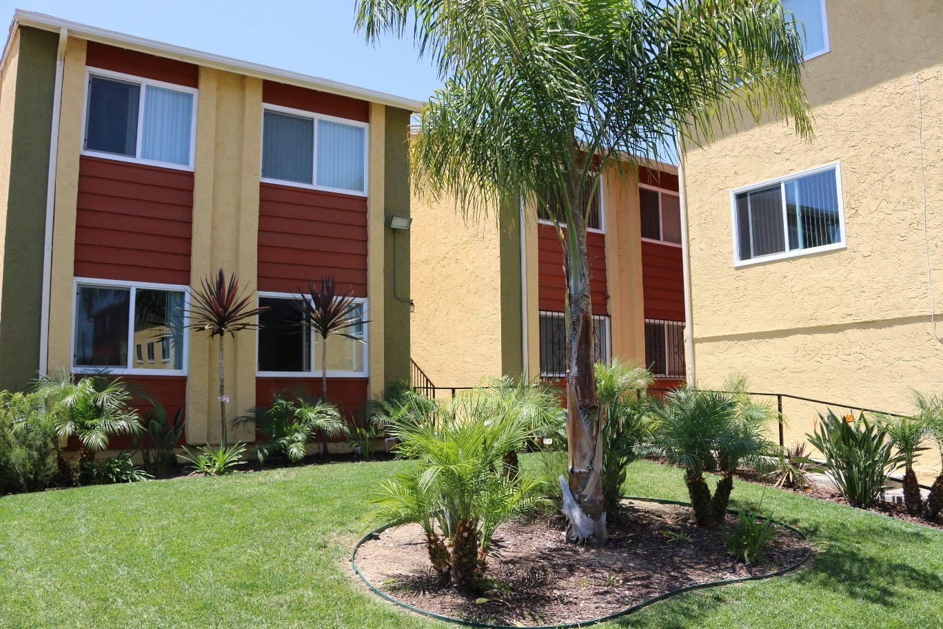 San Diego Apartment: 3295-99 Imperial Ave