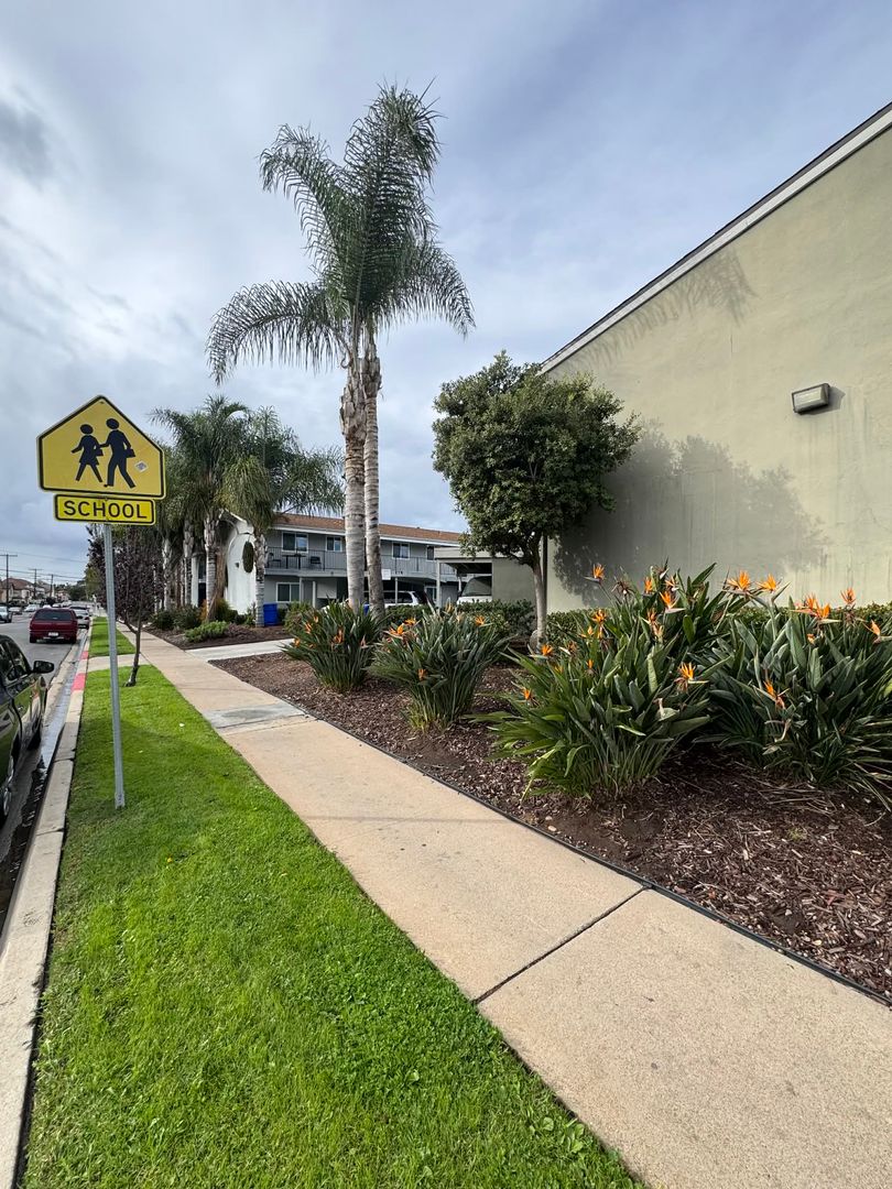 San Diego Apartment: 8501-49 Glenhaven