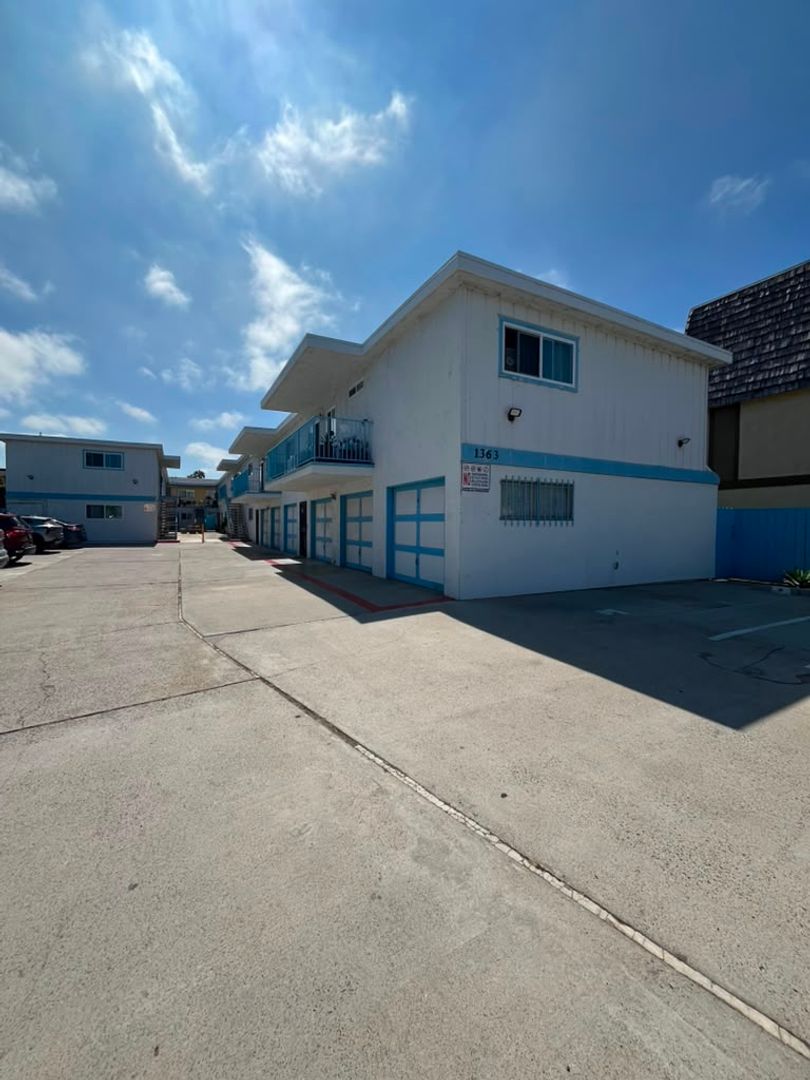 Imperial Beach Apartment: 1415 14th St.