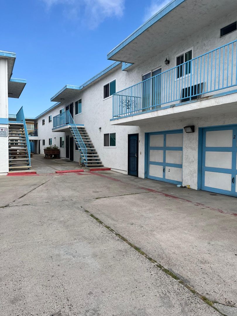 Imperial Beach Apartment: 1363 13th st