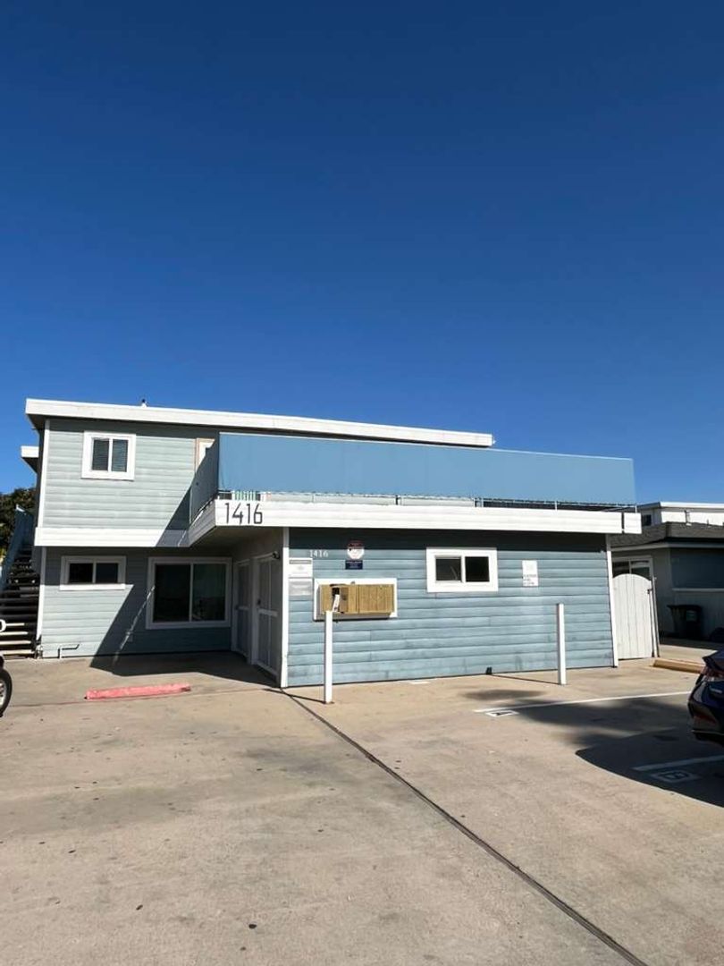 Imperial Beach Apartment: 1422 Holly Ave.