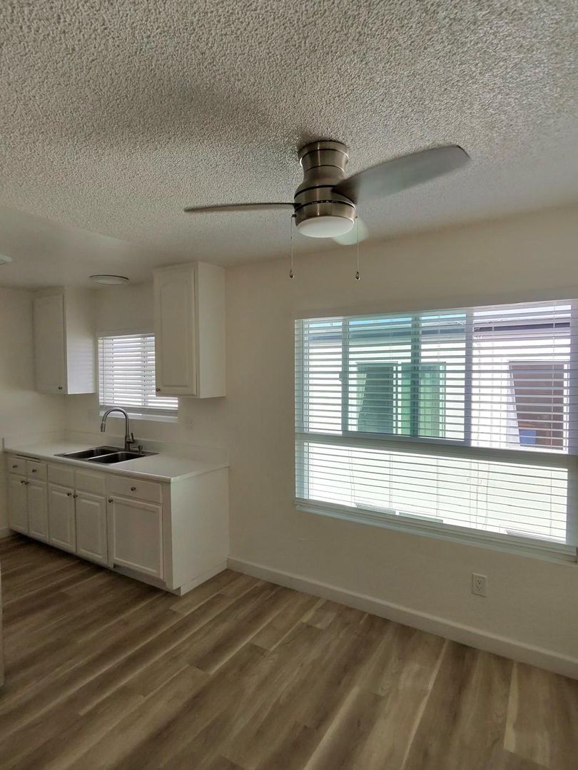 Imperial Beach Apartment: 1415 14th St.