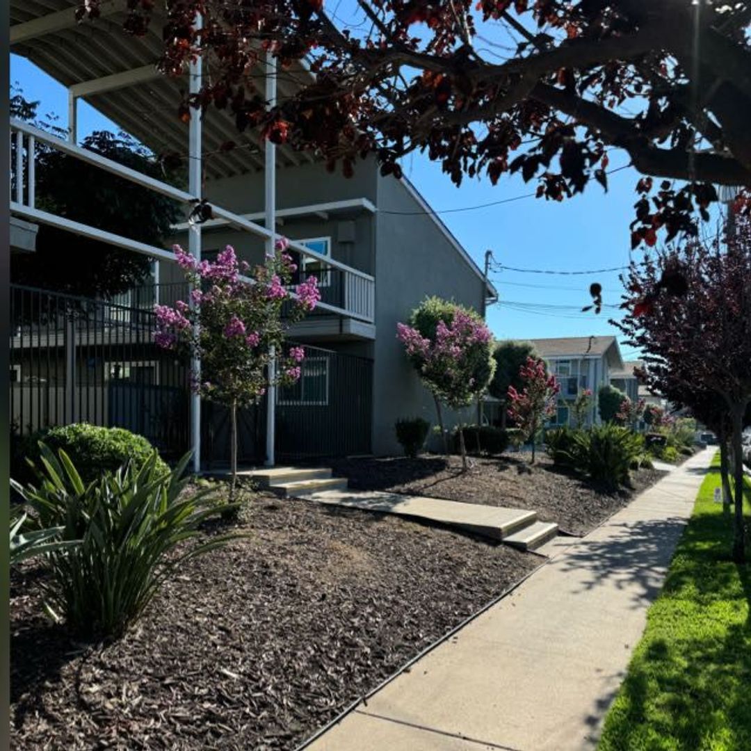 San Diego Apartment: 8501-49 Glenhaven