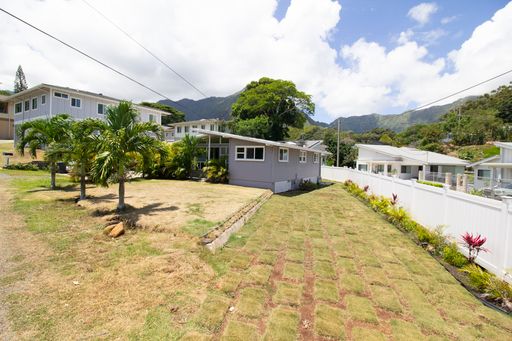 4/2.5/2 Home in Kaneohe - Ideal Location - Beautiful Upgrades – photo 1