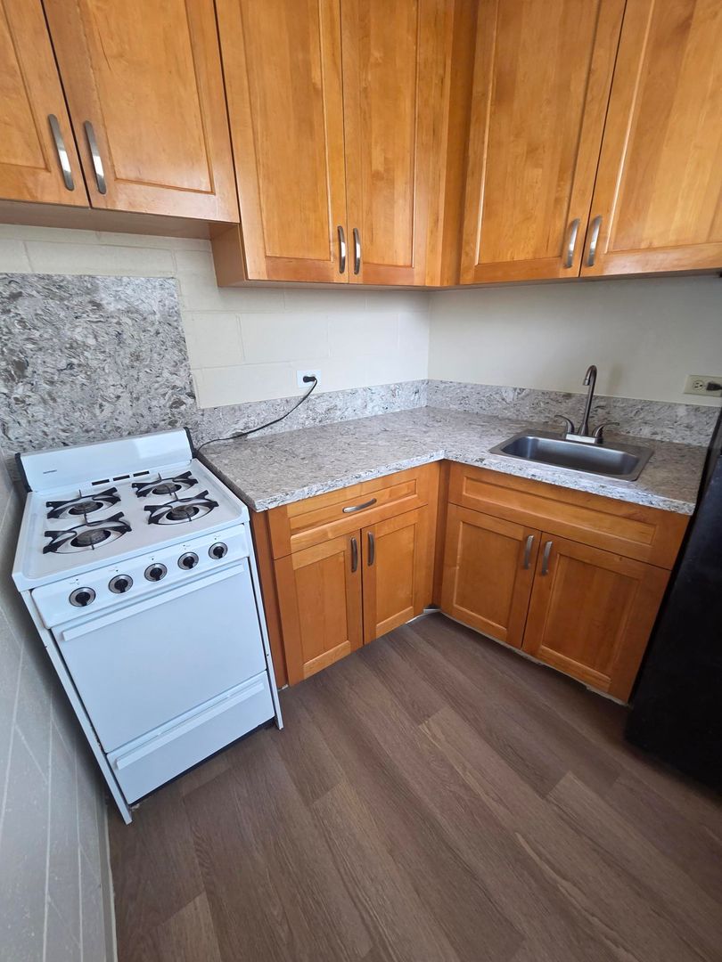 Honolulu Apartment: 1610 Liholiho St.