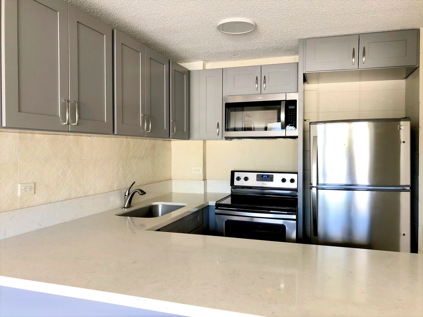 Honolulu Apartment: Hialoa Gardens