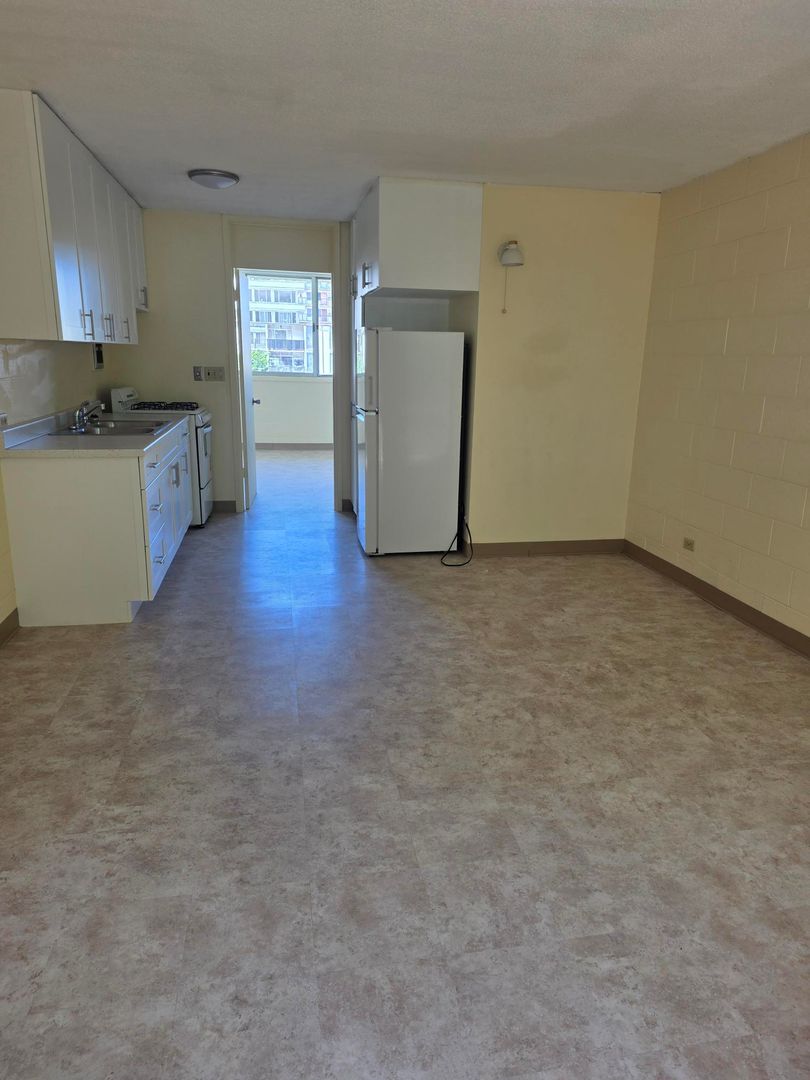Honolulu Apartment: 1533 Liholiho St.