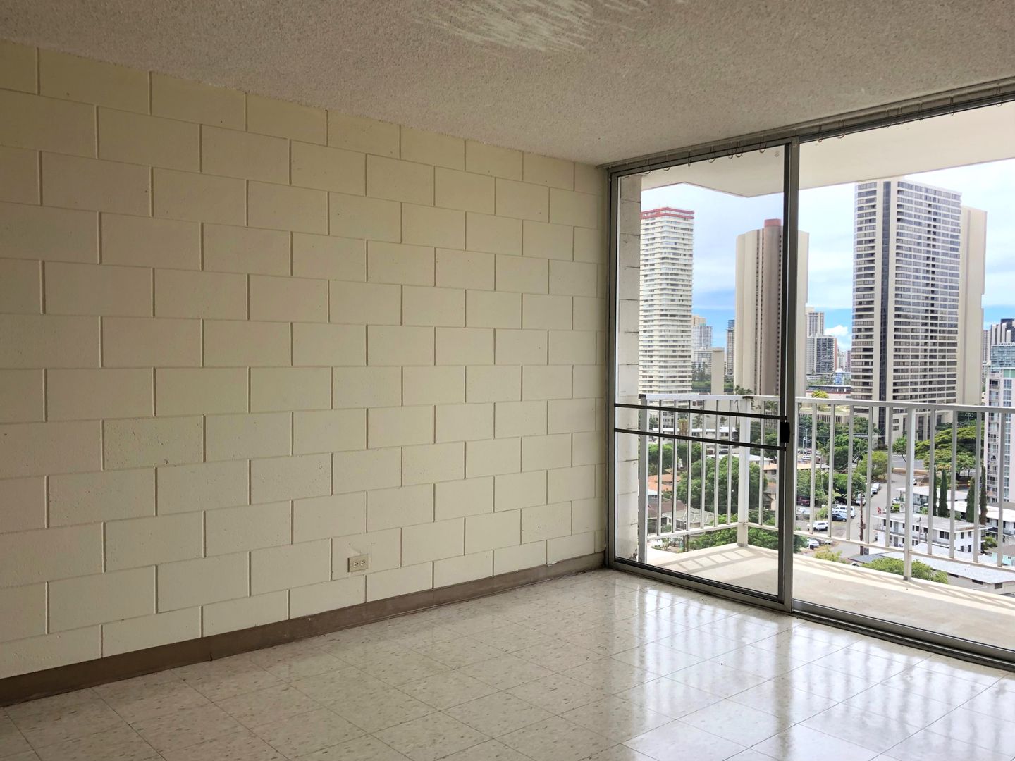 Honolulu Apartment: 845 University Ave