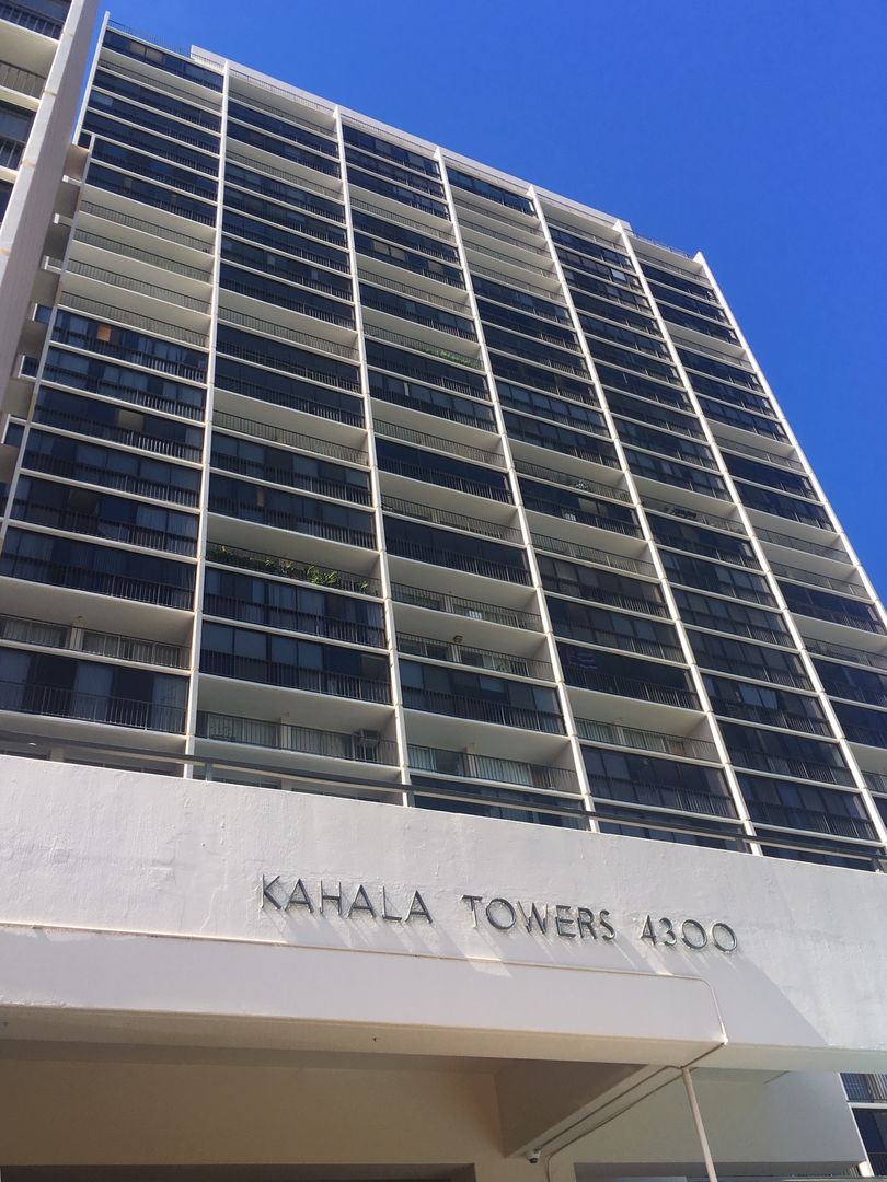 Honolulu Condo: 4300 Waialae Ave #A604