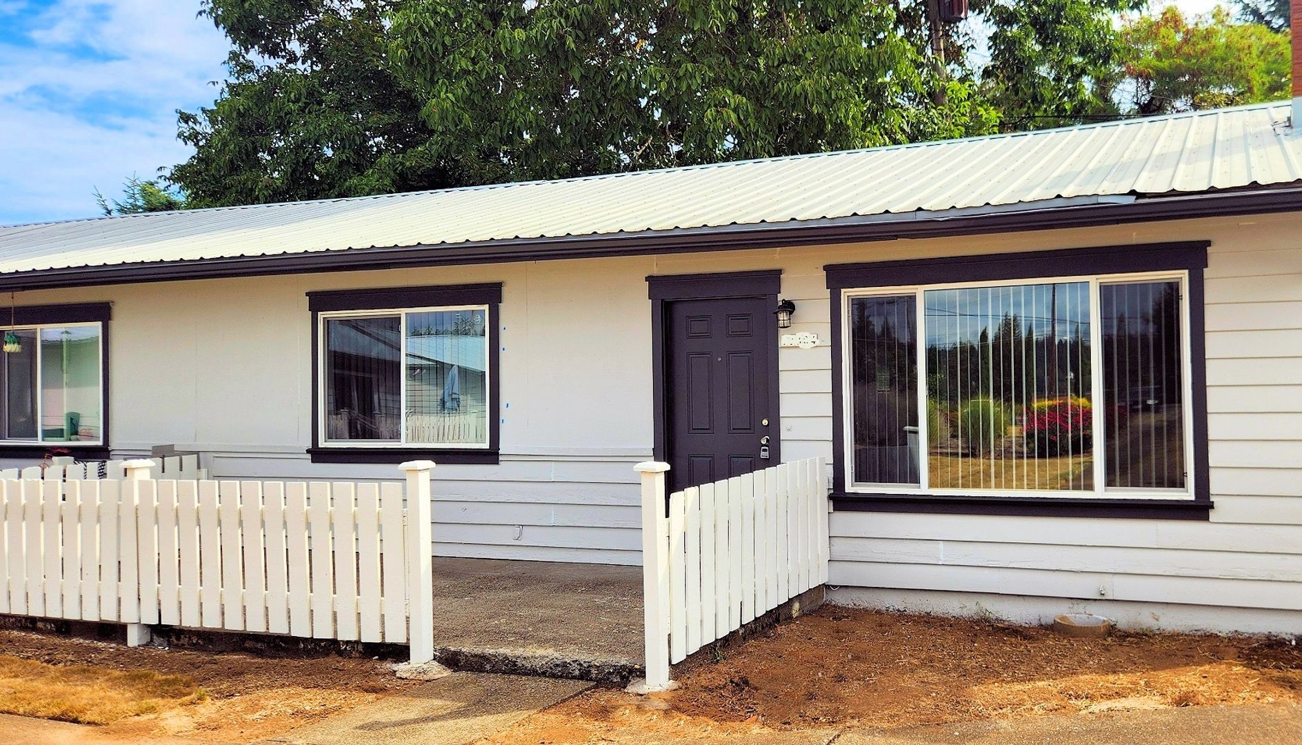 Milwaukie Multiplex: 13214 - 13320 River Rd