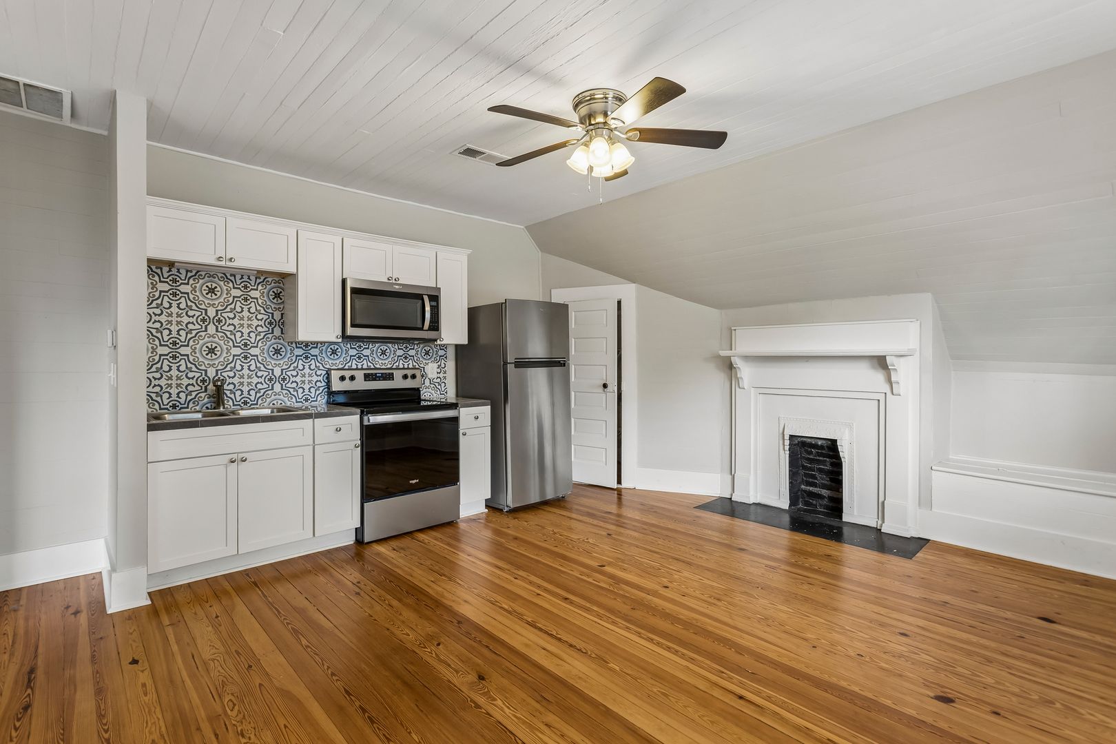 Marietta Apartment: 39 Trammell St SW