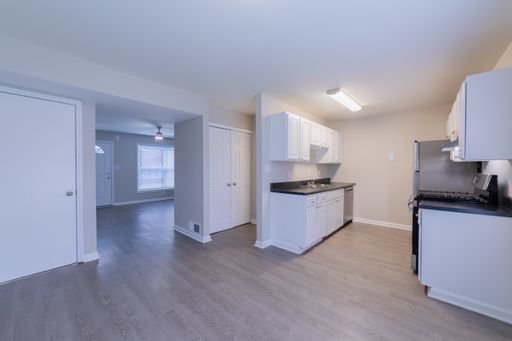 Welcome to our fully renovated townhomes! – photo 1