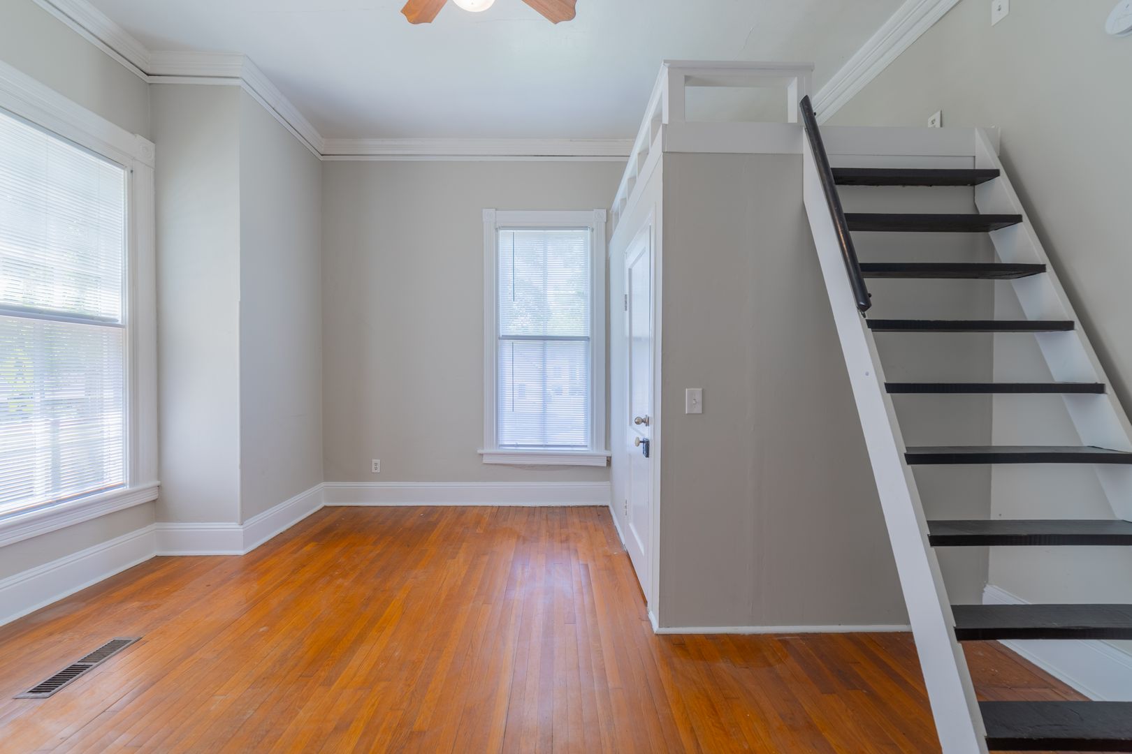 Marietta Apartment: 39 Trammell St SW