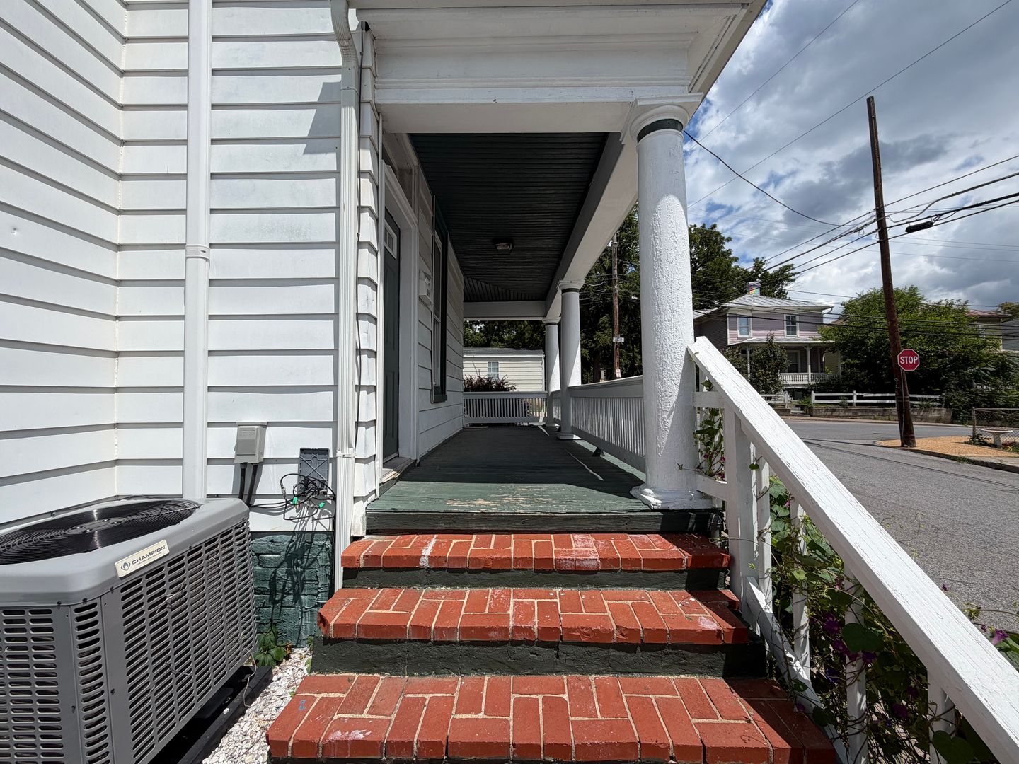 702 Nelson Street 3 of 12