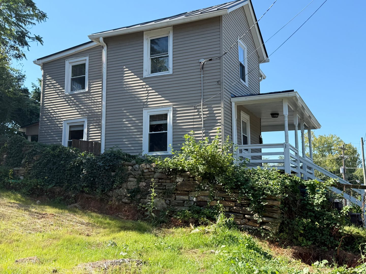 Charlottesville House: 342 6 1/2 Street, SW