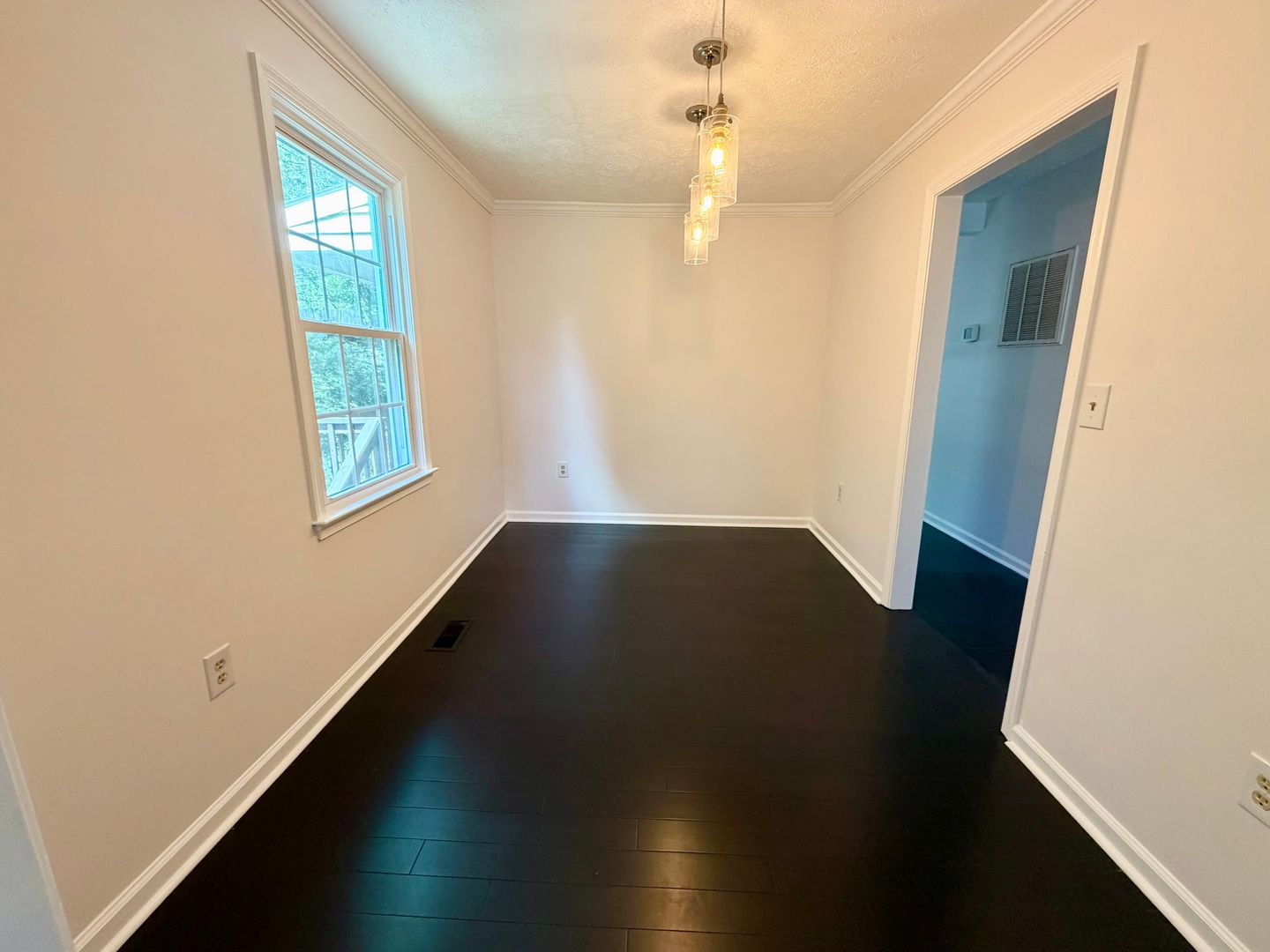 840 Estes Street 11 of 12