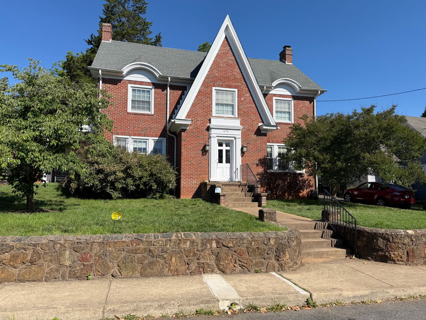 Charlottesville House: 675 Evergreen Avenue