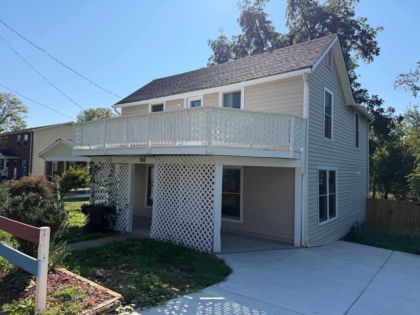 Charlottesville House: 908 Rives Street