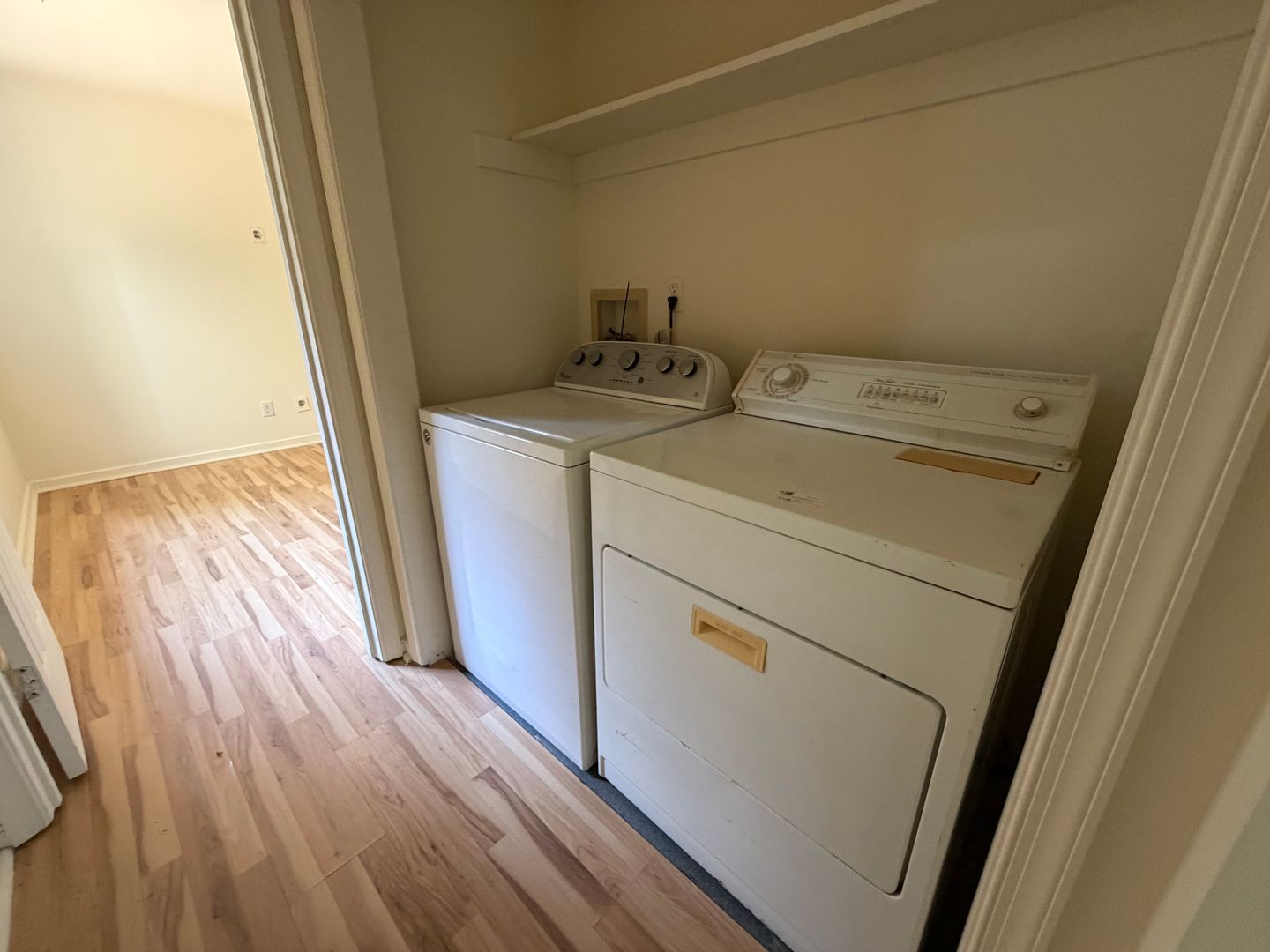 Laundry room at 1250 Clifden Green