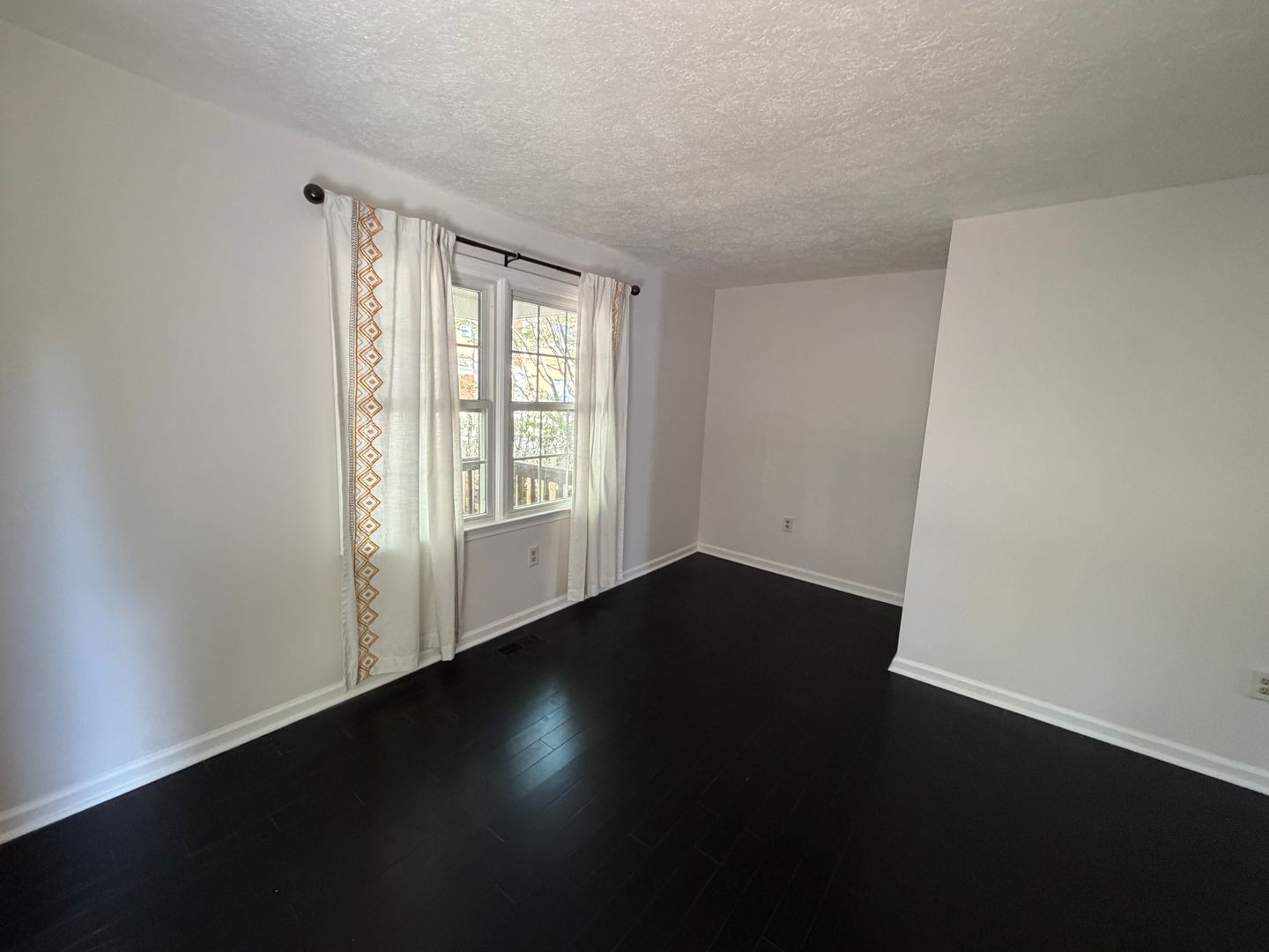 840 Estes Street 8 of 12