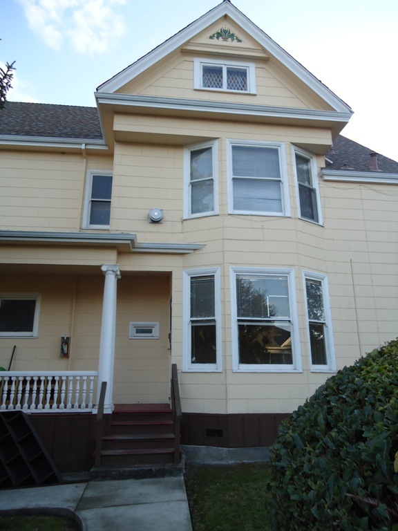 Vallejo Apartment: 429 Monterey St.